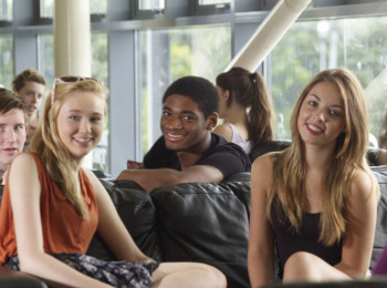 Освіта за кордоном, туризм та цікаві факти Середня та вища освіта за кордоном